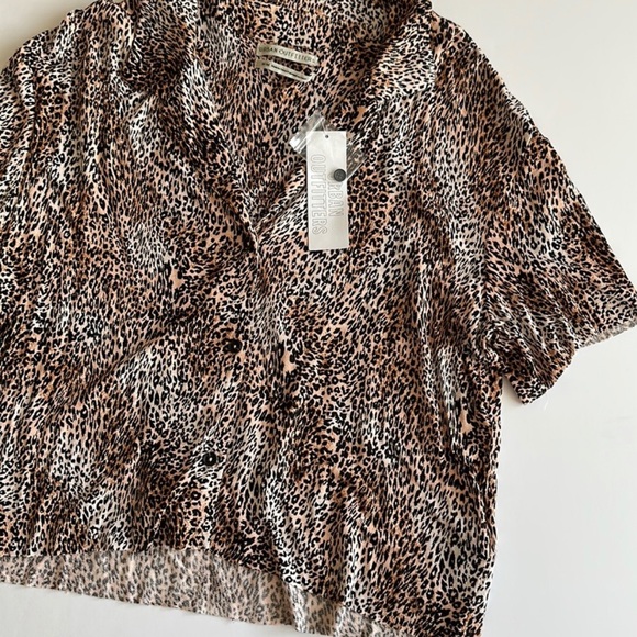 Urban Outfitters Cheetah Button Down Shirt - Picture 4 of 4